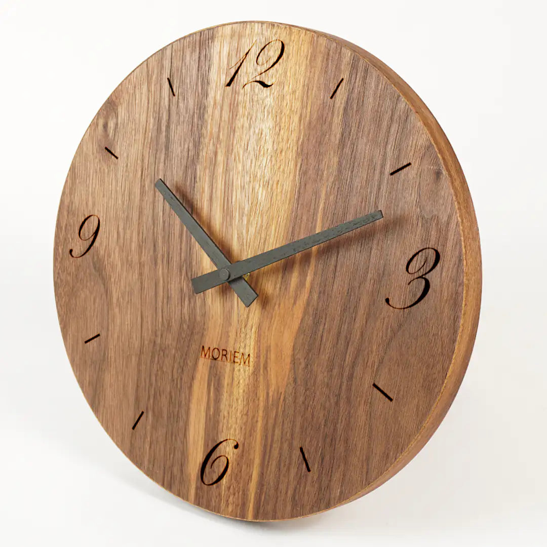 Wanduhr Nussbaum modern 30 cm geschwungene Ziffern