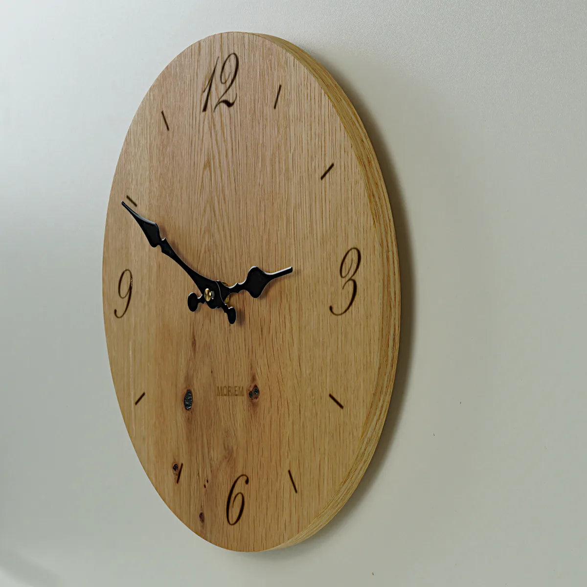 Holzwanduhr - Eiche rustikal 30 cm