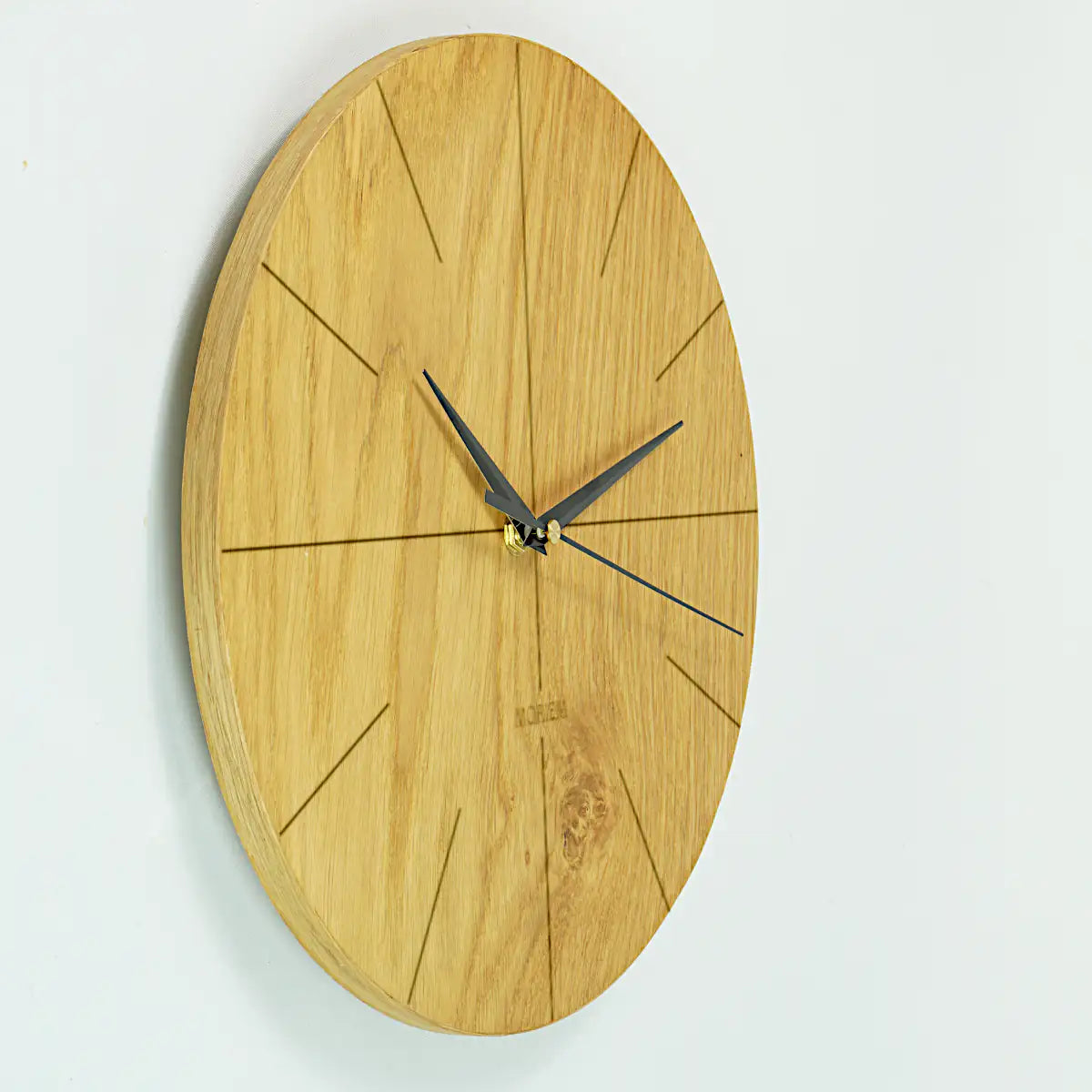 Wanduhr lautlos modern aus Holz 30 cm