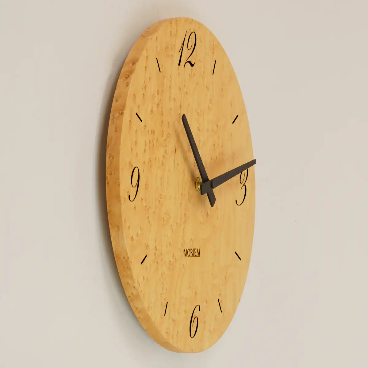 MORIEM - Ausgefallene Wanduhr Holz - 30 cm Wanduhr  - Vogelaugen Ahorn