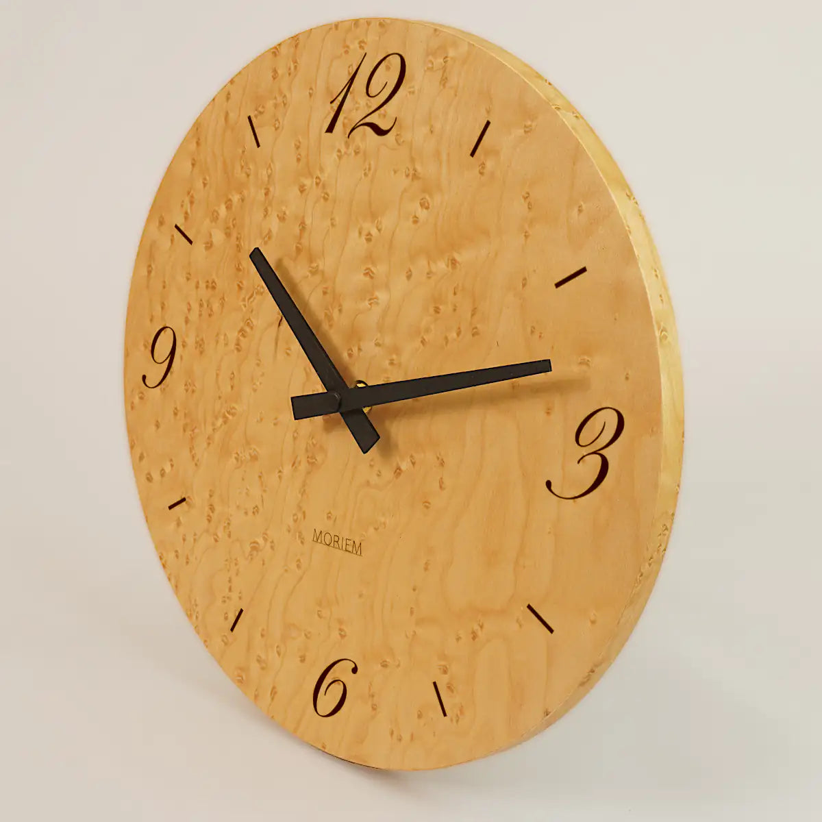 MORIEM - Ausgefallene Wanduhr Holz - 30 cm Wanduhr  - Vogelaugen Ahorn