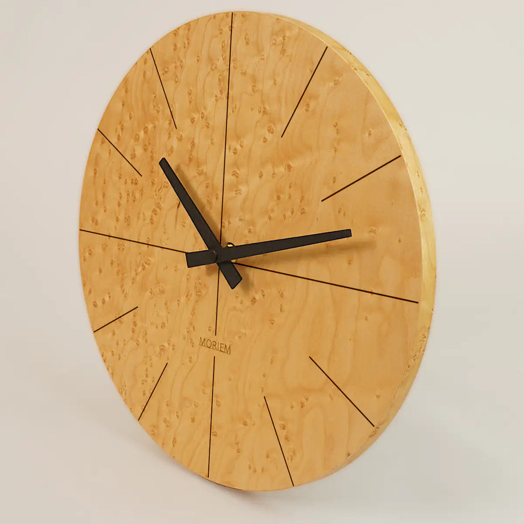 Wohnzimmeruhr modern - 30 cm Wanduhr aus Holz - Vogelaugen Ahorn