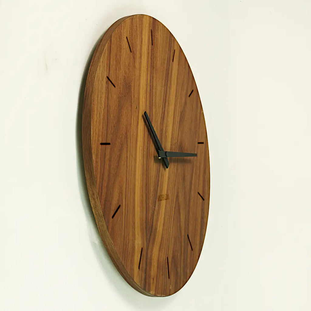 grosse Wanduhr Nussbaum 40 cm