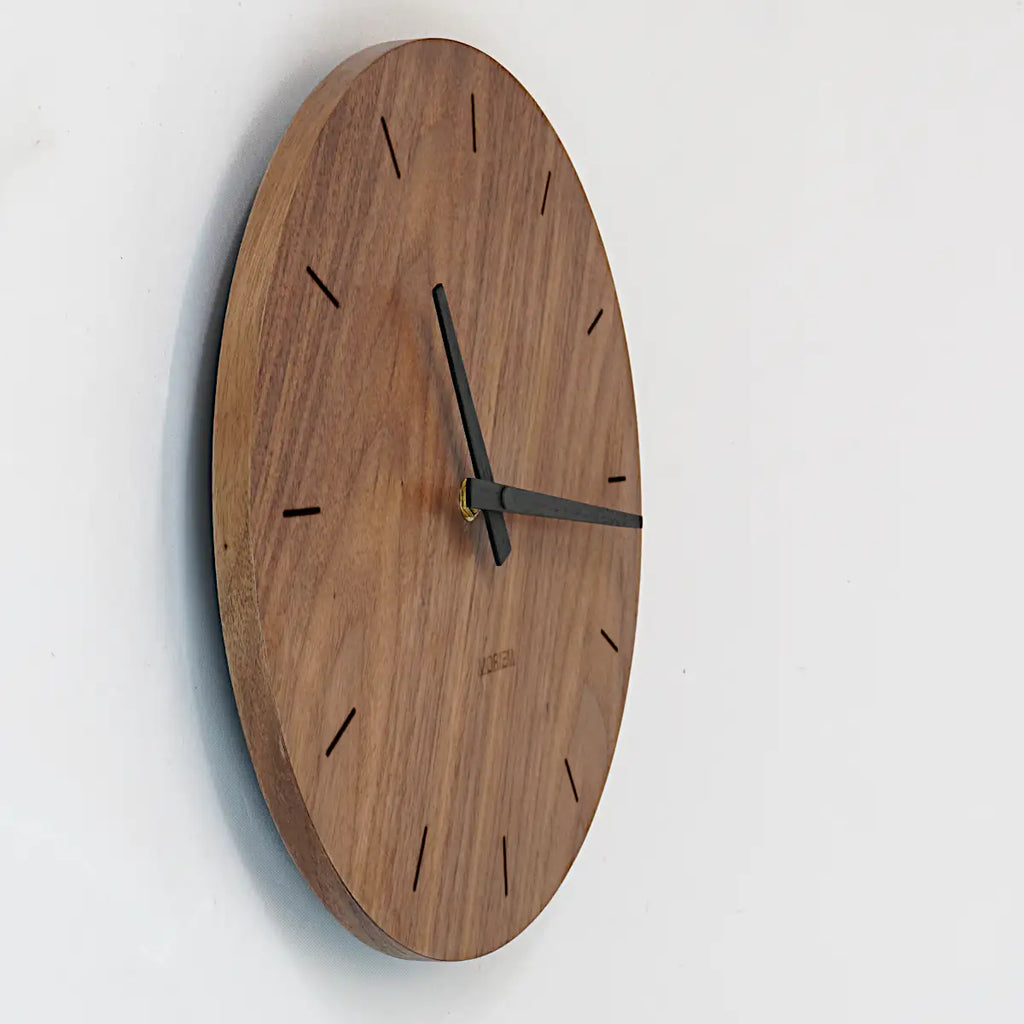 Küchen Wanduhr modern 30 cm  Nussbaum