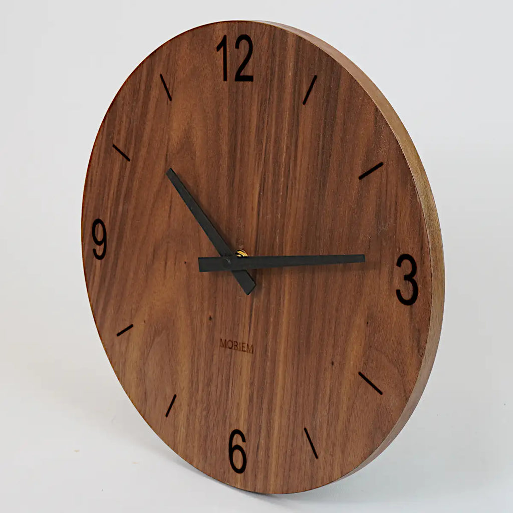 Wanduhr modern Holz Nussbaum 30 cm