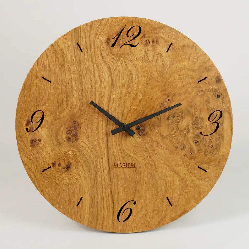 Wohnzimmeruhr aus Holz 40 cm groß  Eiche Maser furniert