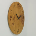 MORIEM - Wohnzimmeruhr aus Holz 40 cm groß  Eiche Maser furniert