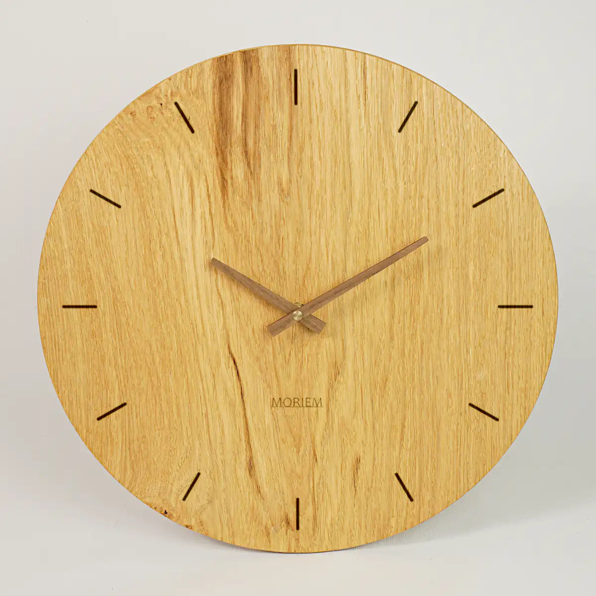 Wanduhr modern schlicht aus Holz - 40 cm groß - Eiche