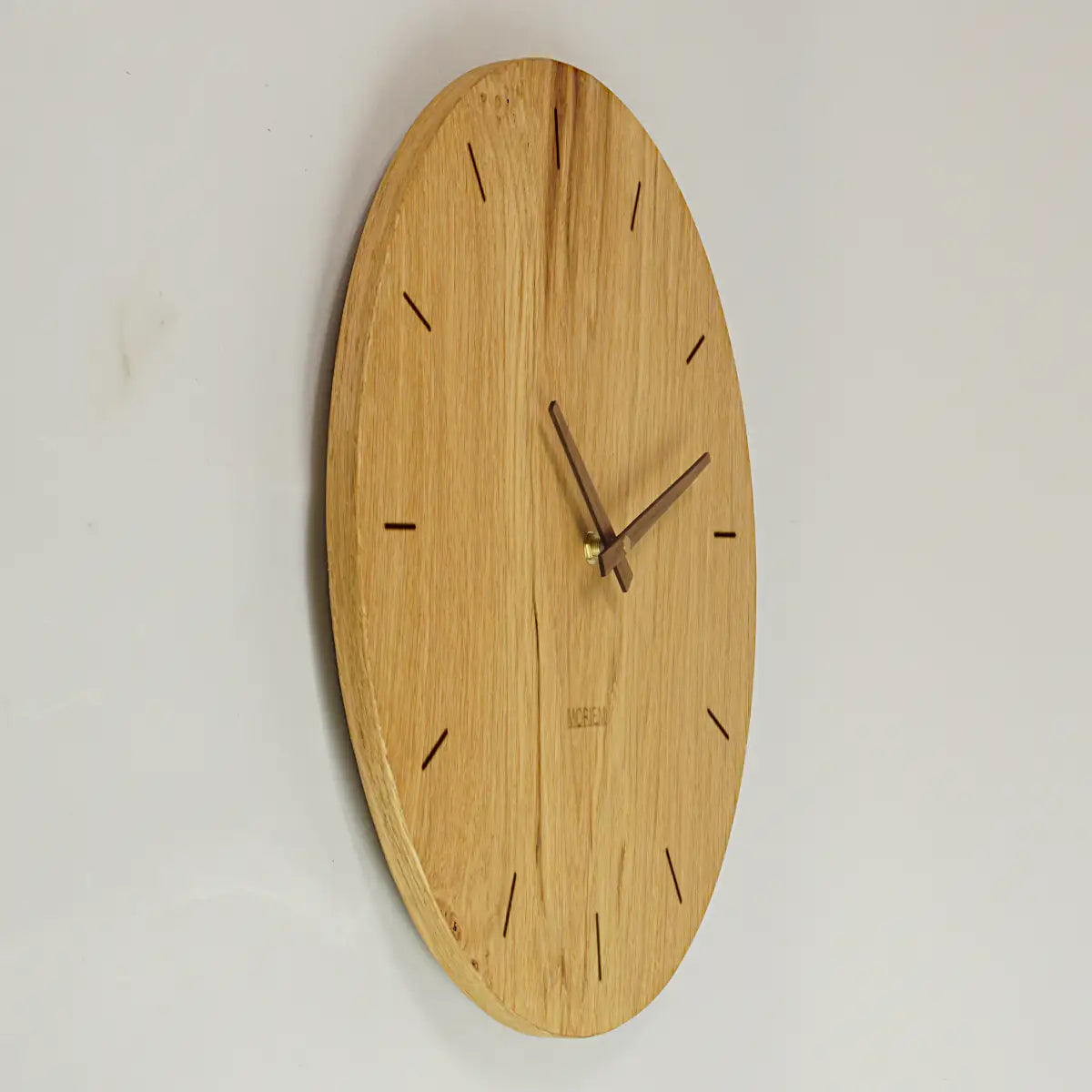 Wanduhr modern schlicht aus Holz - 40 cm groß - Eiche