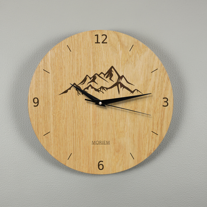 Wanduhr Berg - Wohnzimmeruhr modernes Design- eingebranntes Bergmotiv - 30 cm/40 cm groß
