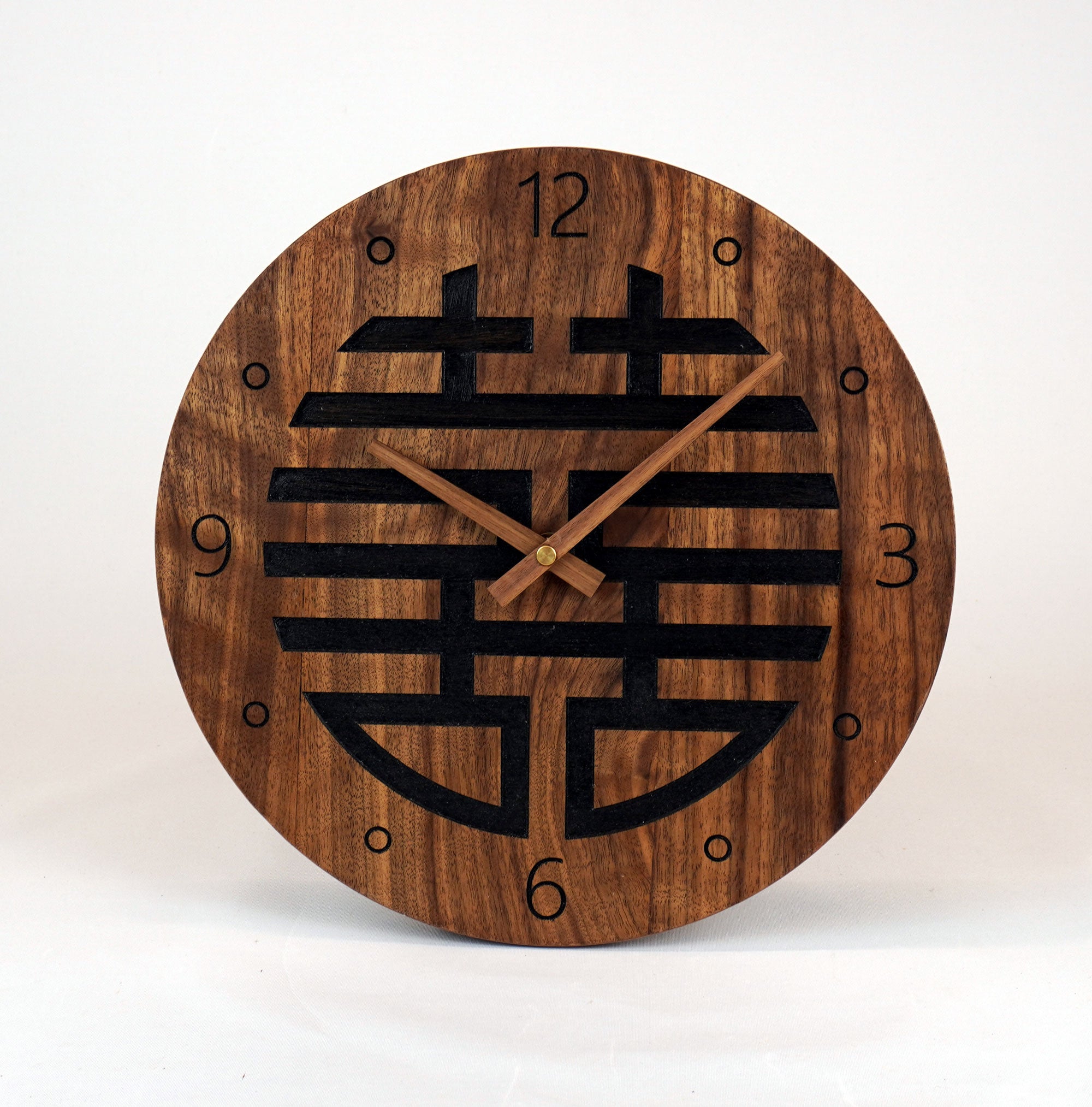 Wanduhr aus Holz ausgefallenes design Fengh Shui Symbol " Xi Good Luck" klein 30cm