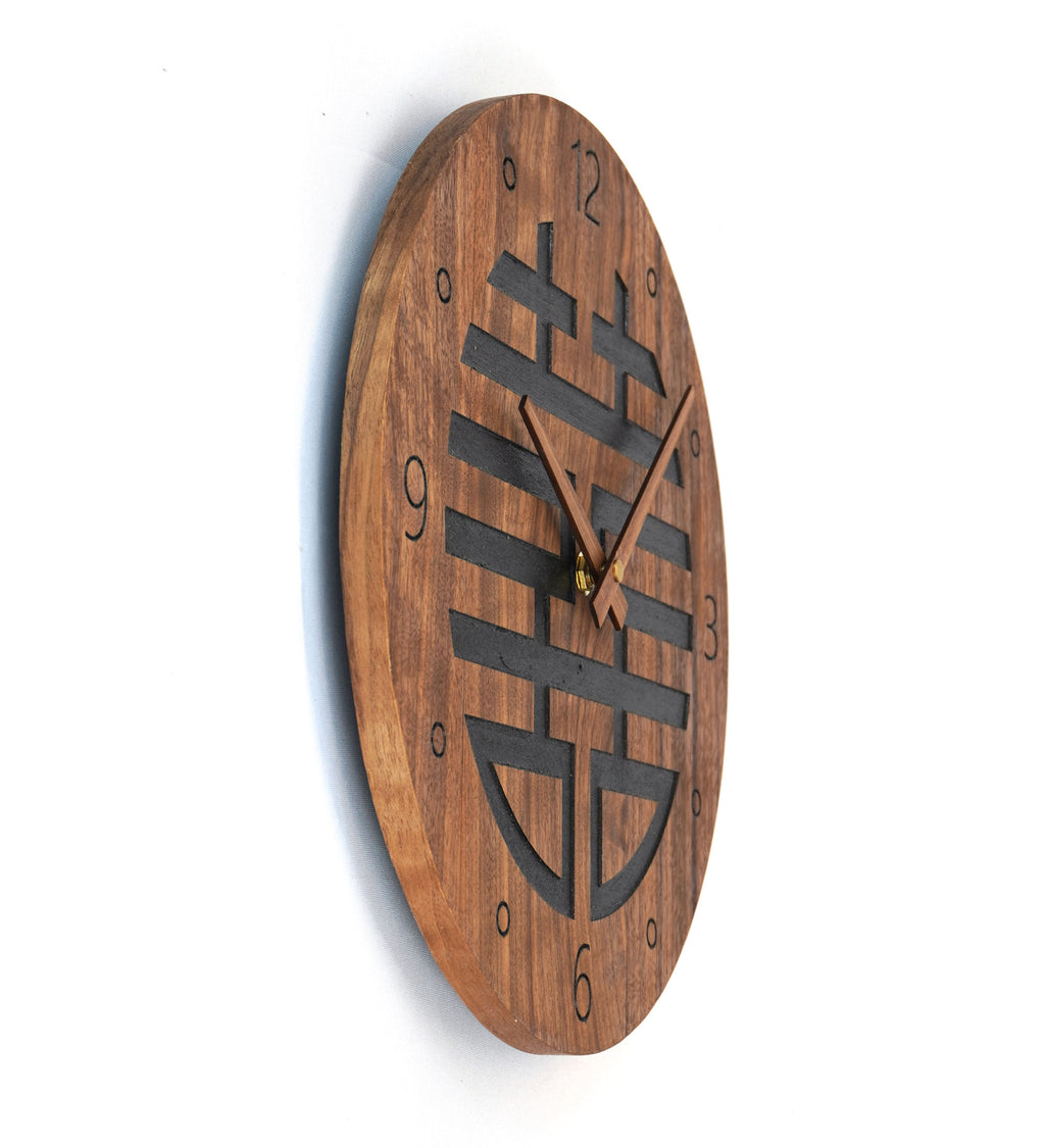 Wanduhr aus Holz ausgefallenes design Fengh Shui Symbol " Xi Good Luck" klein 30cm