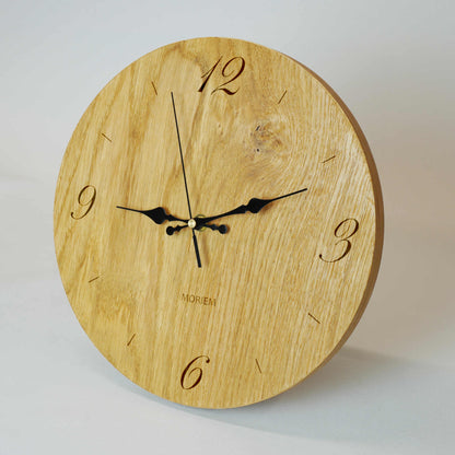 Produktbild einer Wanduhr Holz Eiche modern