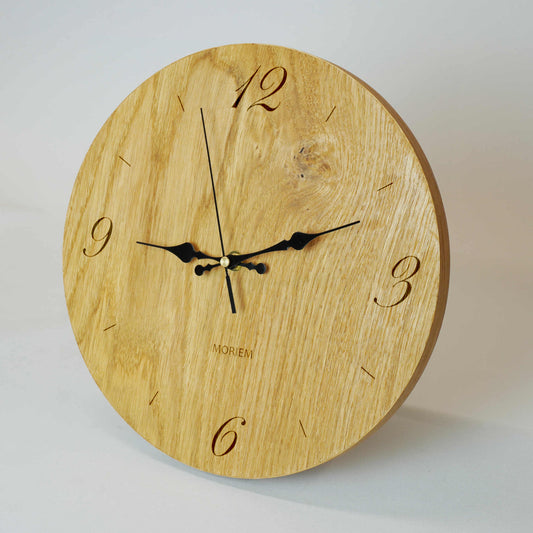 Produktbild einer Wanduhr Holz Eiche modern
