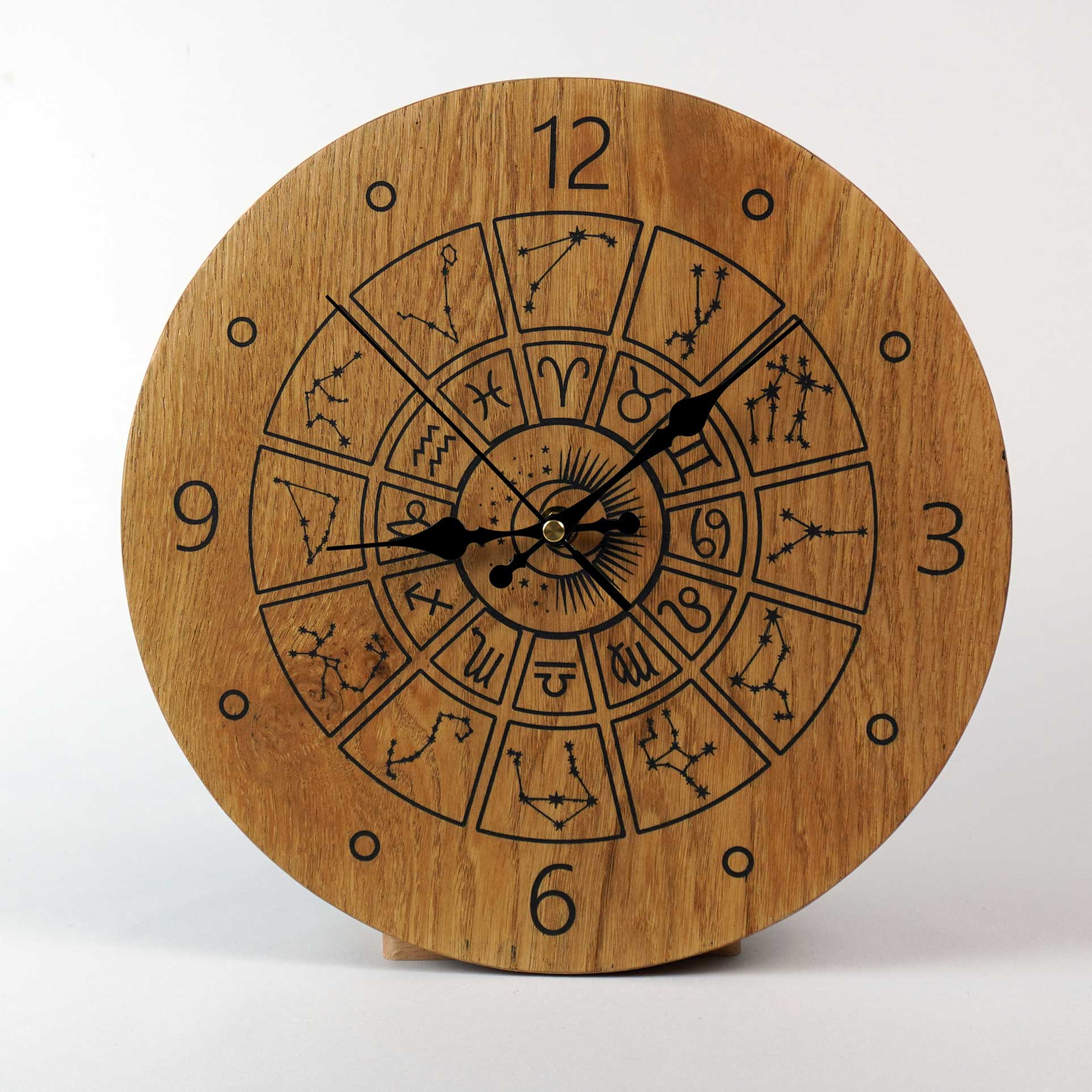 Wanduhr mit Sternzeichen aus Holz - moderne Uhr -Wohnzimmeruhr rustikales Design " Astrologie/Tierkreis " 30cm
