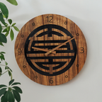 Chinesische Wanduhr mit Shou Longevity Symbol, Wohnzimmeruhr aus Holz, modern rustikal