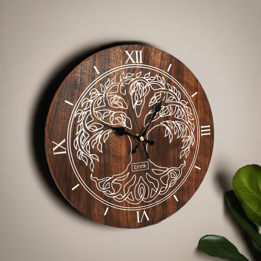 Wanduhr aus Holz Vintage Nussbaum  " keltischer Baum des Lebens in Weiß "