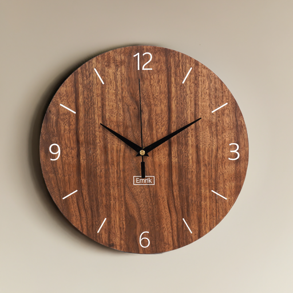 Wanduhr Holz Nussbaum - Wohnzimmeruhr rustikales modernes Design weiße Gravur 30cm