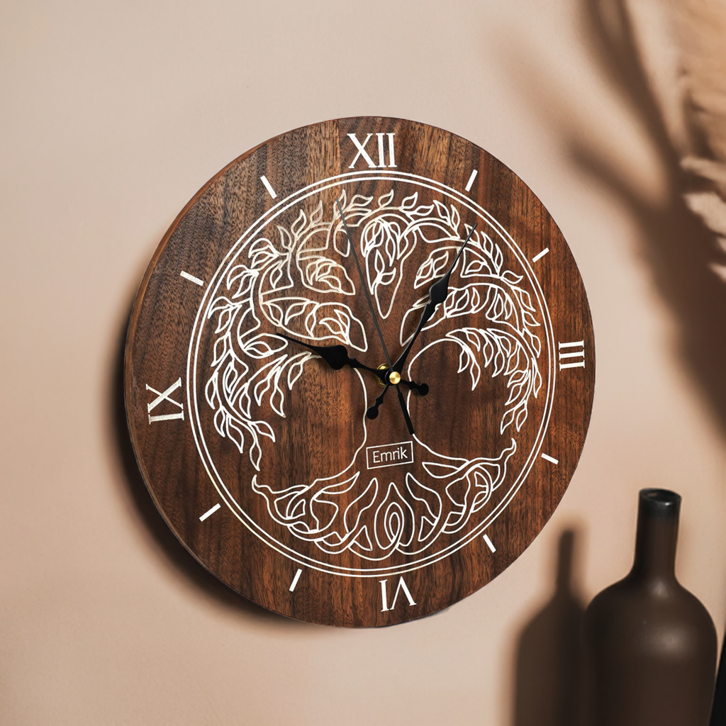 Wanduhr aus Holz Vintage Nussbaum  " keltischer Baum des Lebens in Weiß "