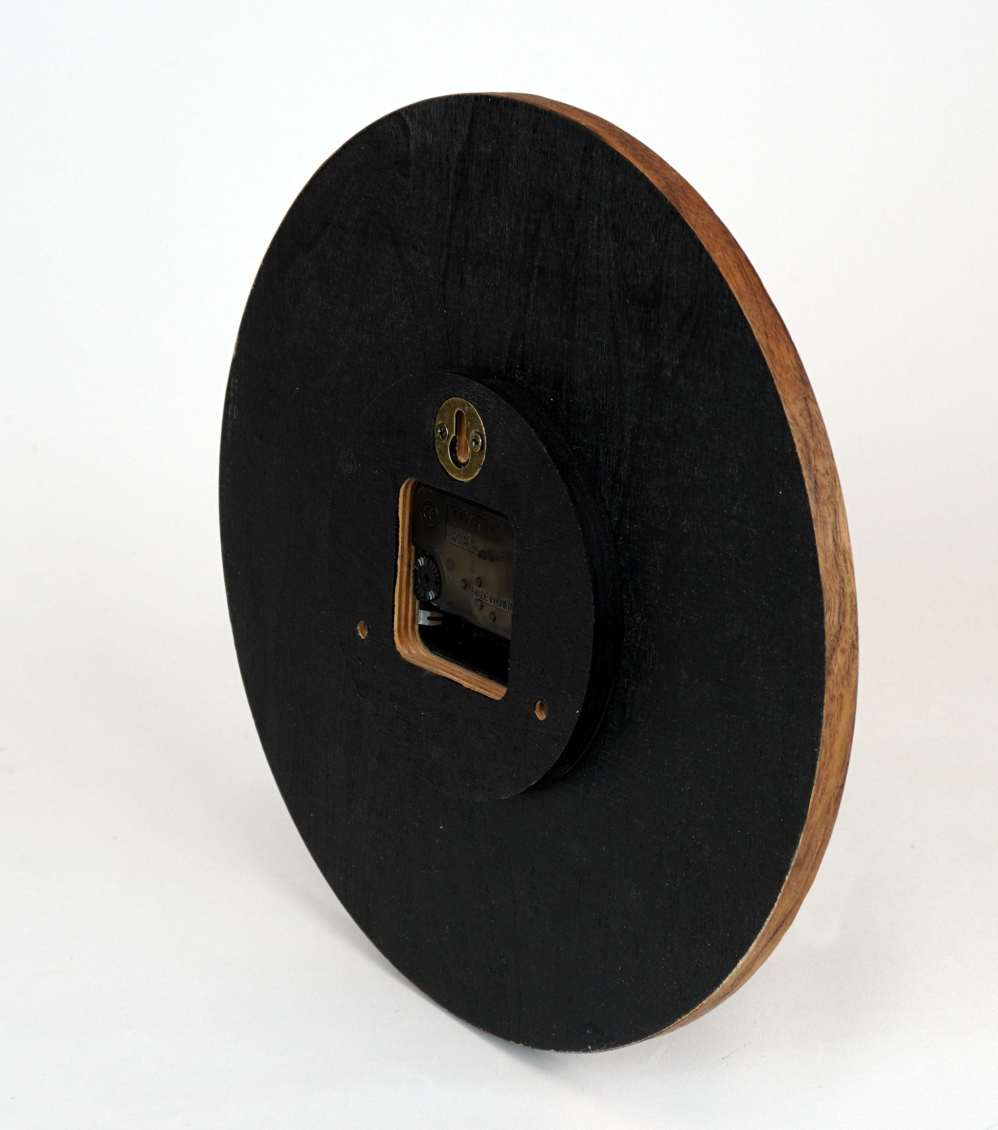 Wanduhr aus Holz - minimalistisch - modernes Design - 30cm - Nussbaum