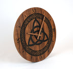 Wanduhr aus Holz Nussbaum  " keltisches Symbol Triquetra " 30cm