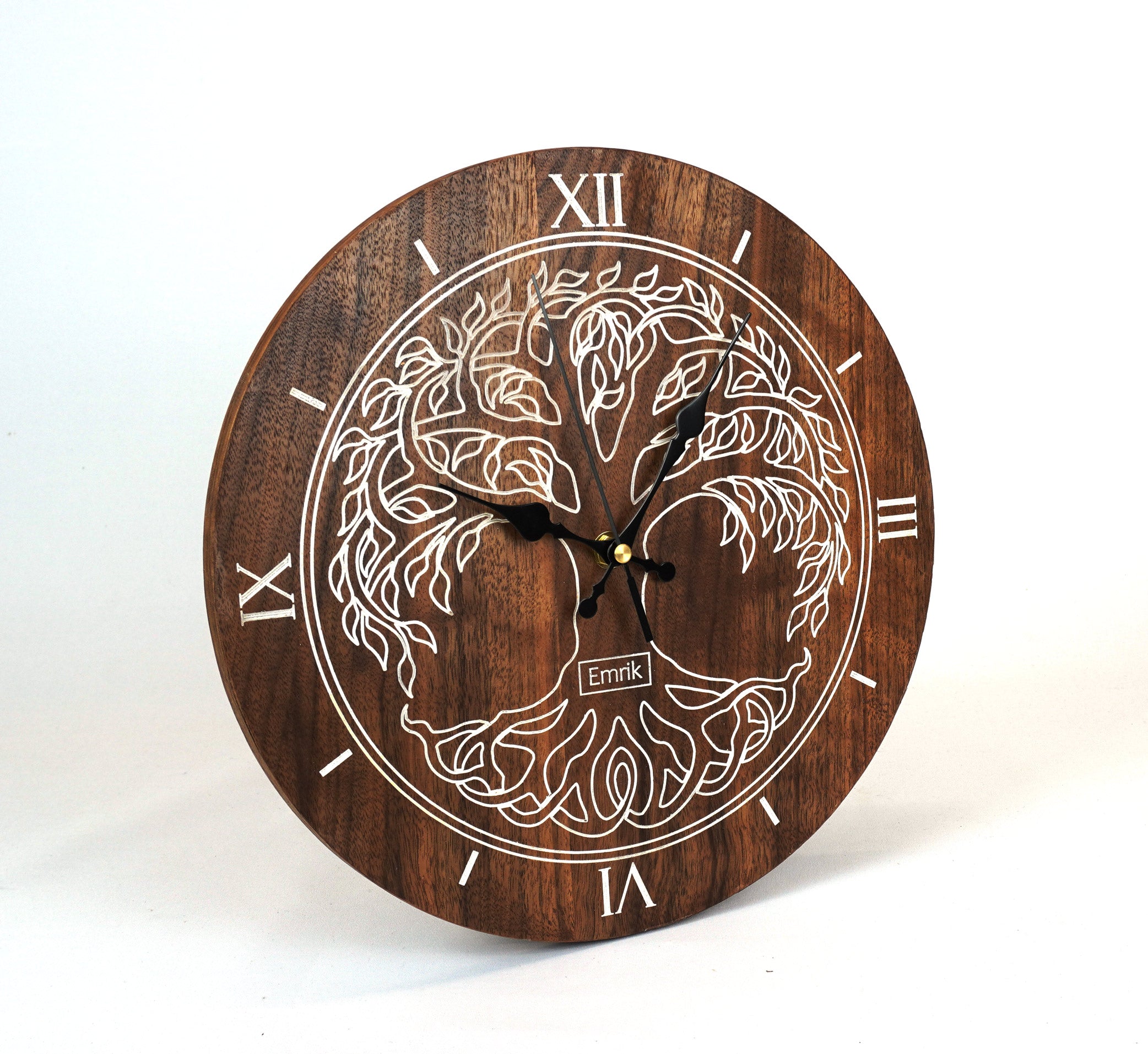 Wanduhr aus Holz Vintage Nussbaum  " keltischer Baum des Lebens in Weiß "