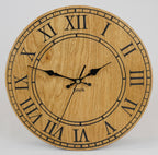 Wanduhr aus Holz Vintage -Eiche rustikal mit graviertem Inlay - 30cm Hangefertigte Wanduhr Holzfurniert im Vintage Stil